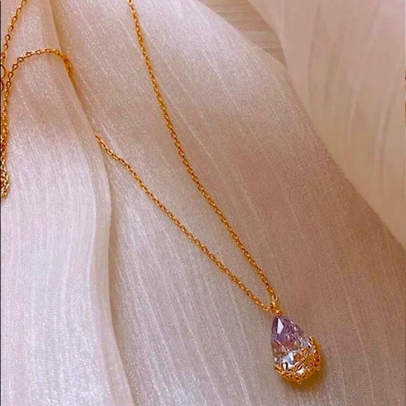 🔴 BOGO! Gold and Faux crystal vintage style pendant necklace - Picture 6 of 10